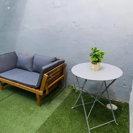 Apartment Hyper Centre Avec Jardin